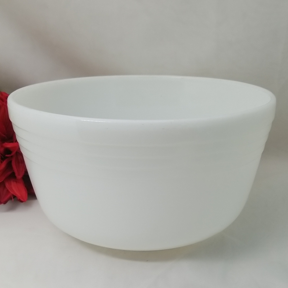 Pyrex Hamilton Beach Large Milk Glass Mixing Bowl